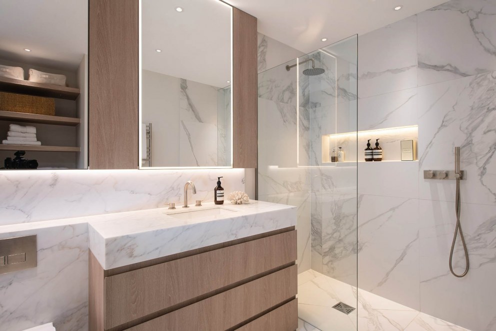 Chelsea private apartment  | Master en-suite | Interior Designers